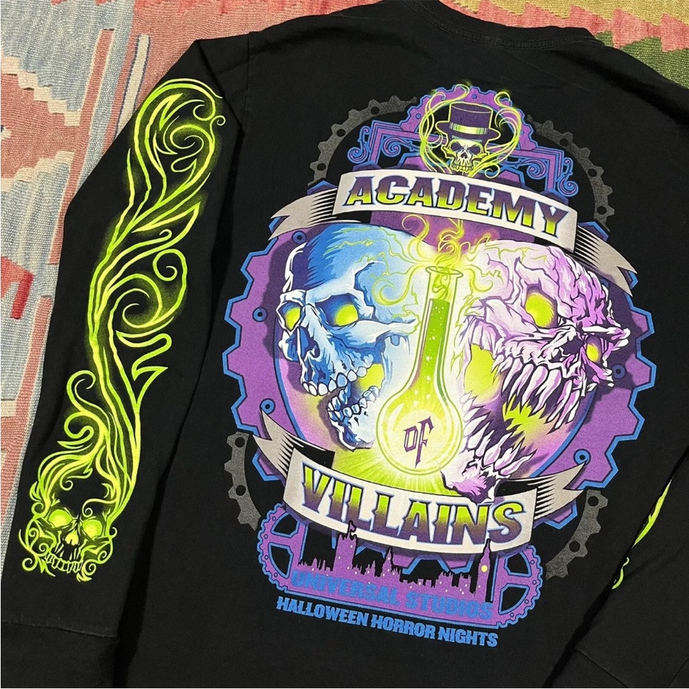 Halloween Horror Nights Academy Of Villains Long Sleeve Graphic T-Shirt Medium
